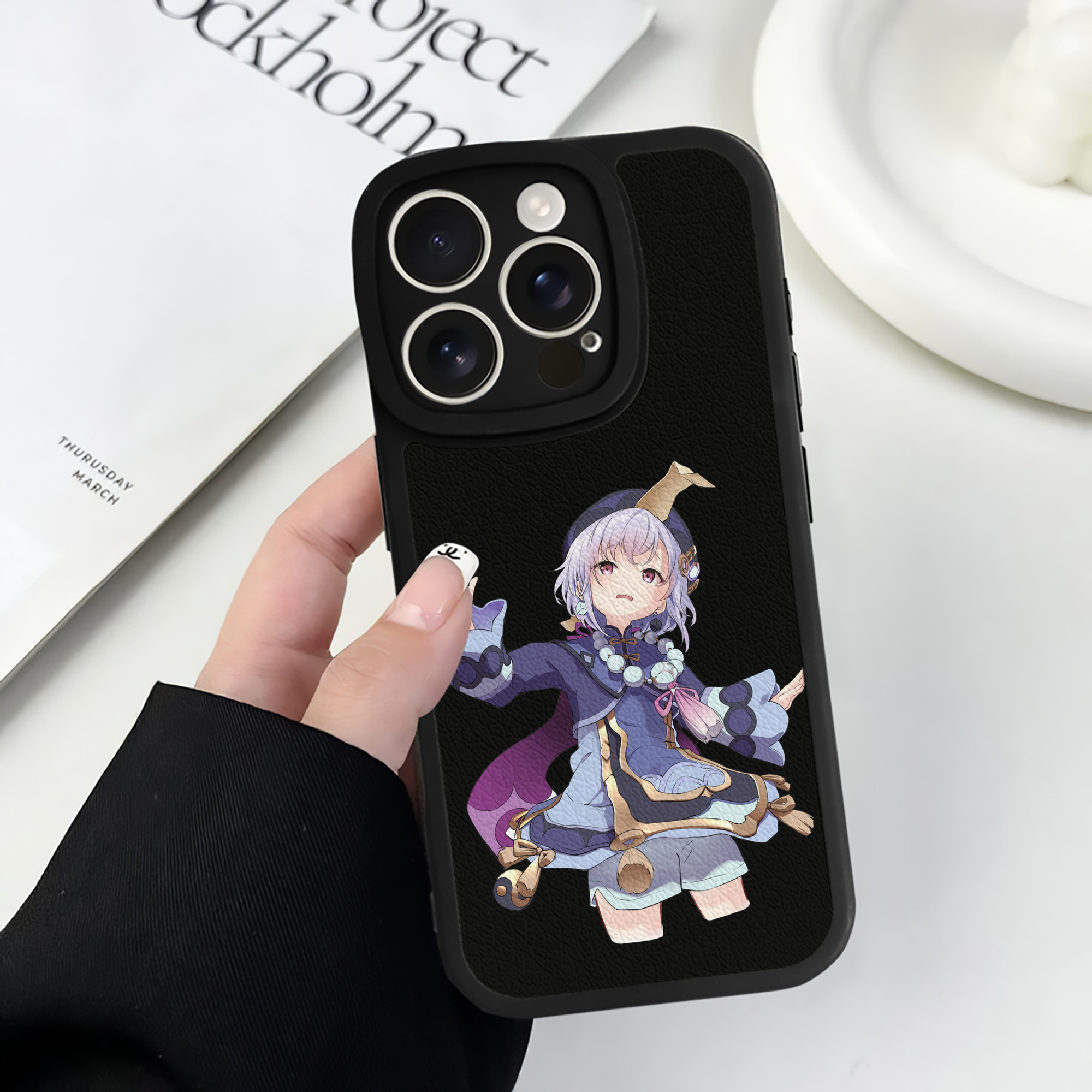 げんし神 七七 なな  genshin Nana 【iPhone 16シリーズ対応】シリコンスマホケース（レザー調） 材質：シリコン